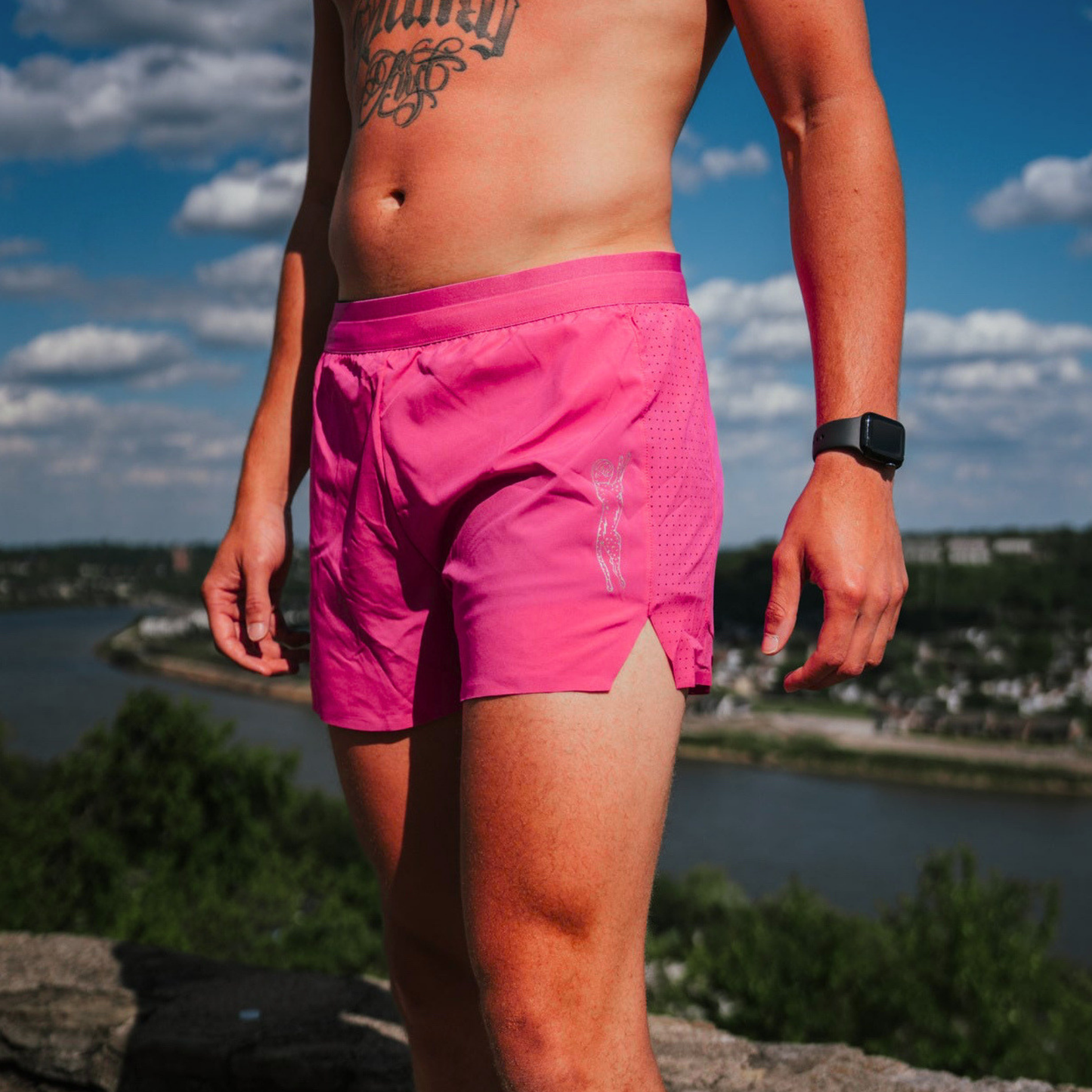 Mens 4" Avigate Run Short - Stealth Fuchsia