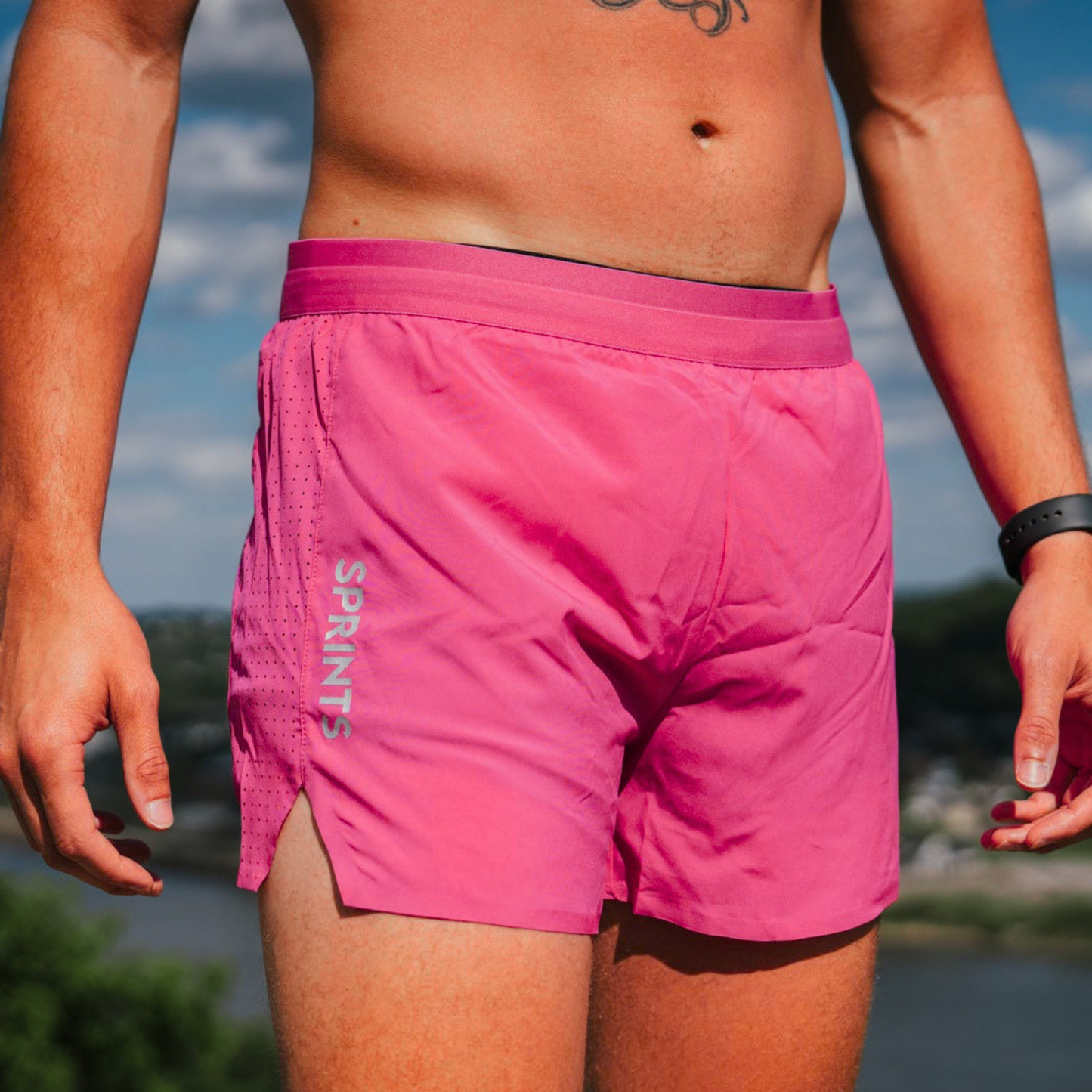 Mens 4" Avigate Run Short - Stealth Fuchsia
