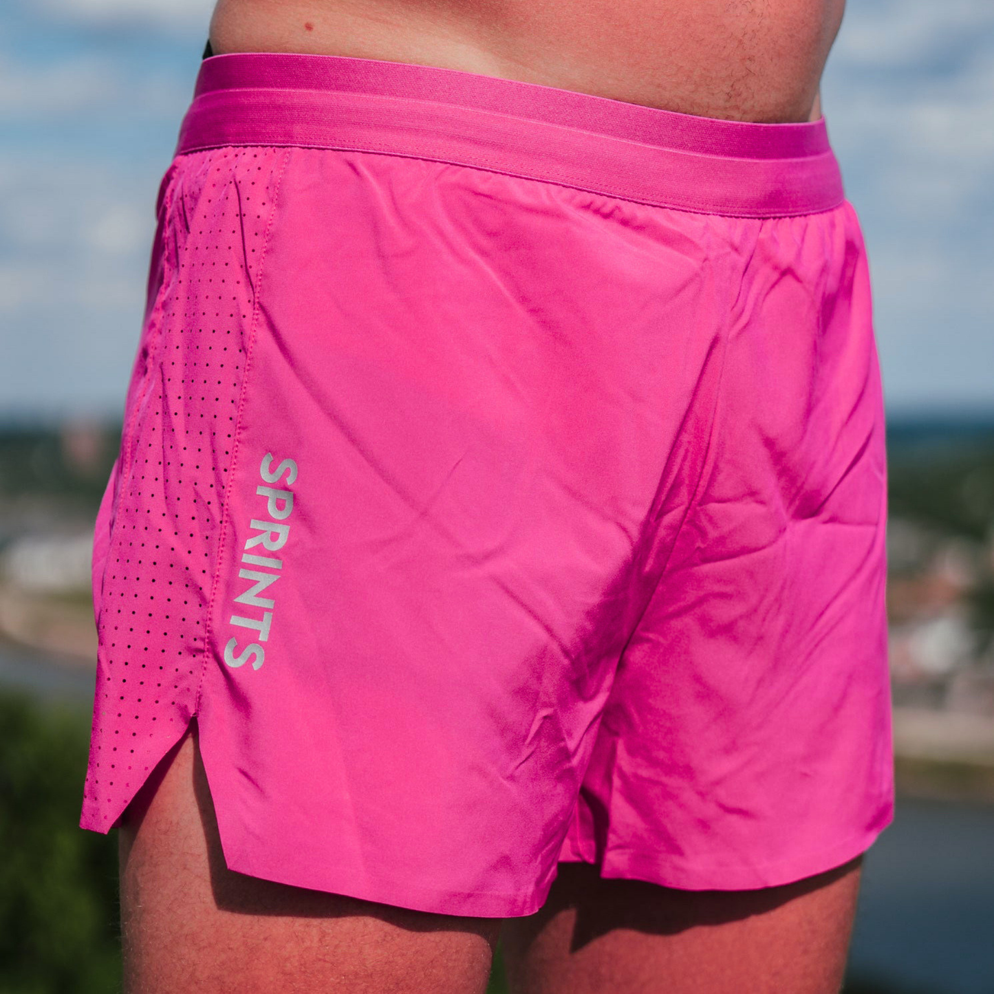 Mens 4" Avigate Run Short - Stealth Fuchsia
