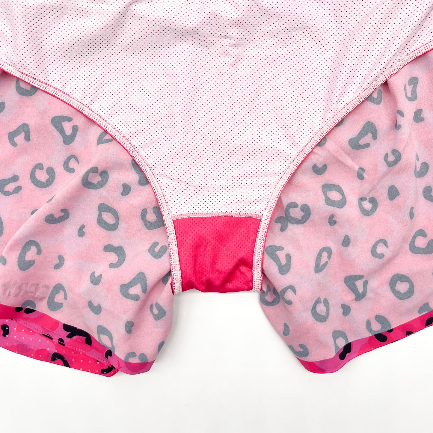 Womens Avigate 4" Mercy Short - Jag Camo Pink