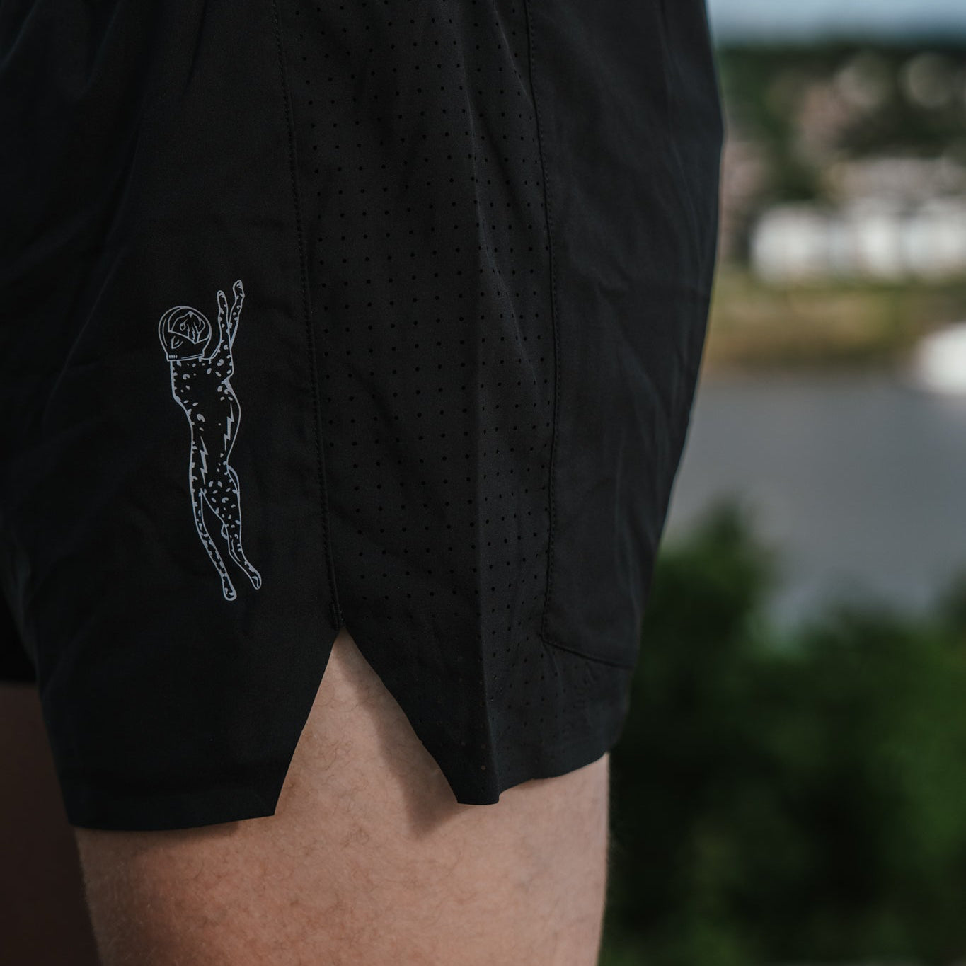 Mens 4" Avigate Run Short - Stealth Black