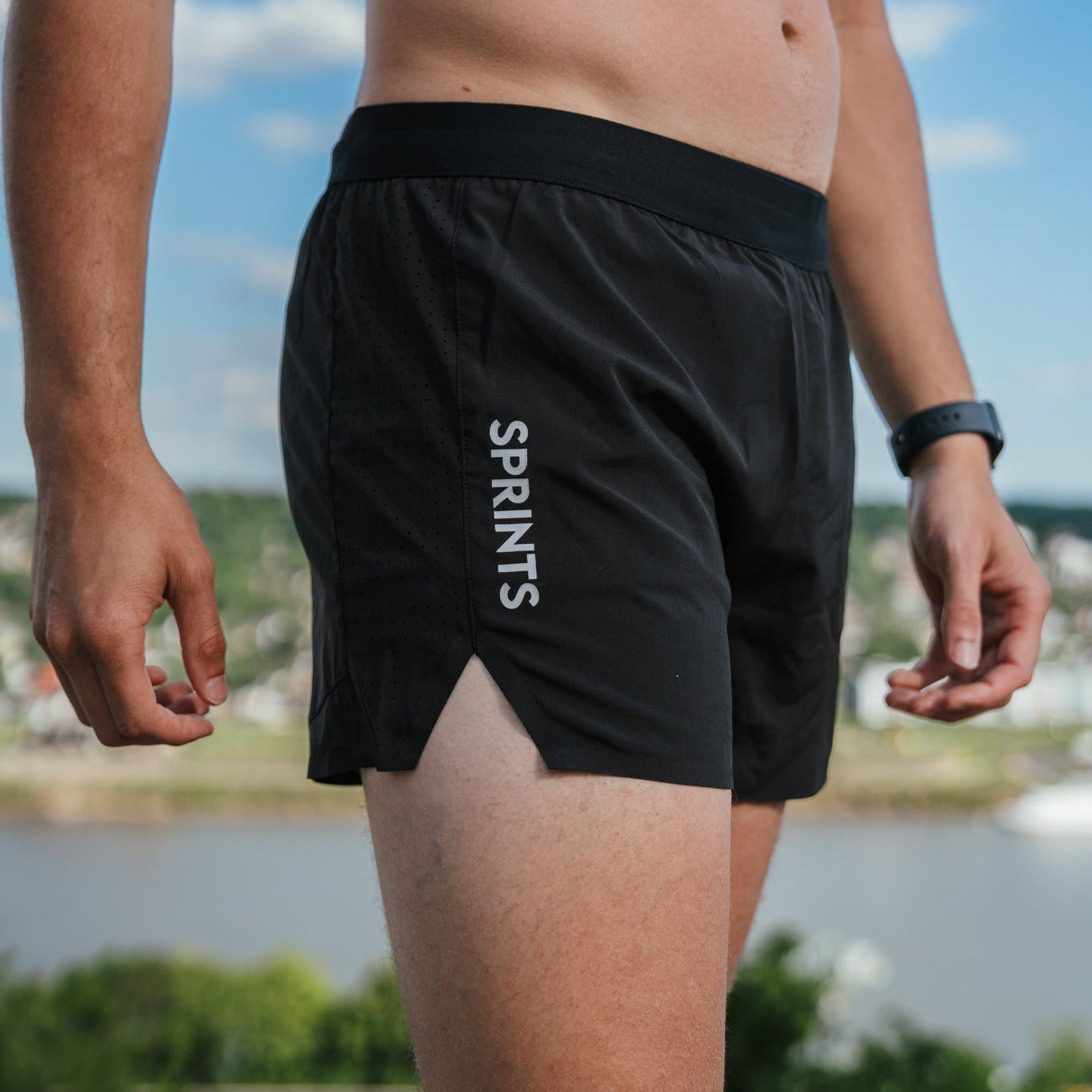Mens 4" Avigate Run Short - Stealth Black